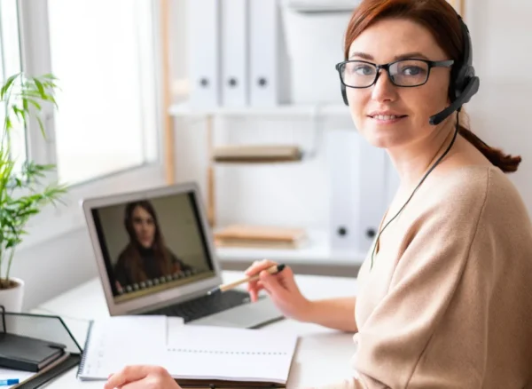 How Virtual Assistants Can Save Time and Reduce Costs